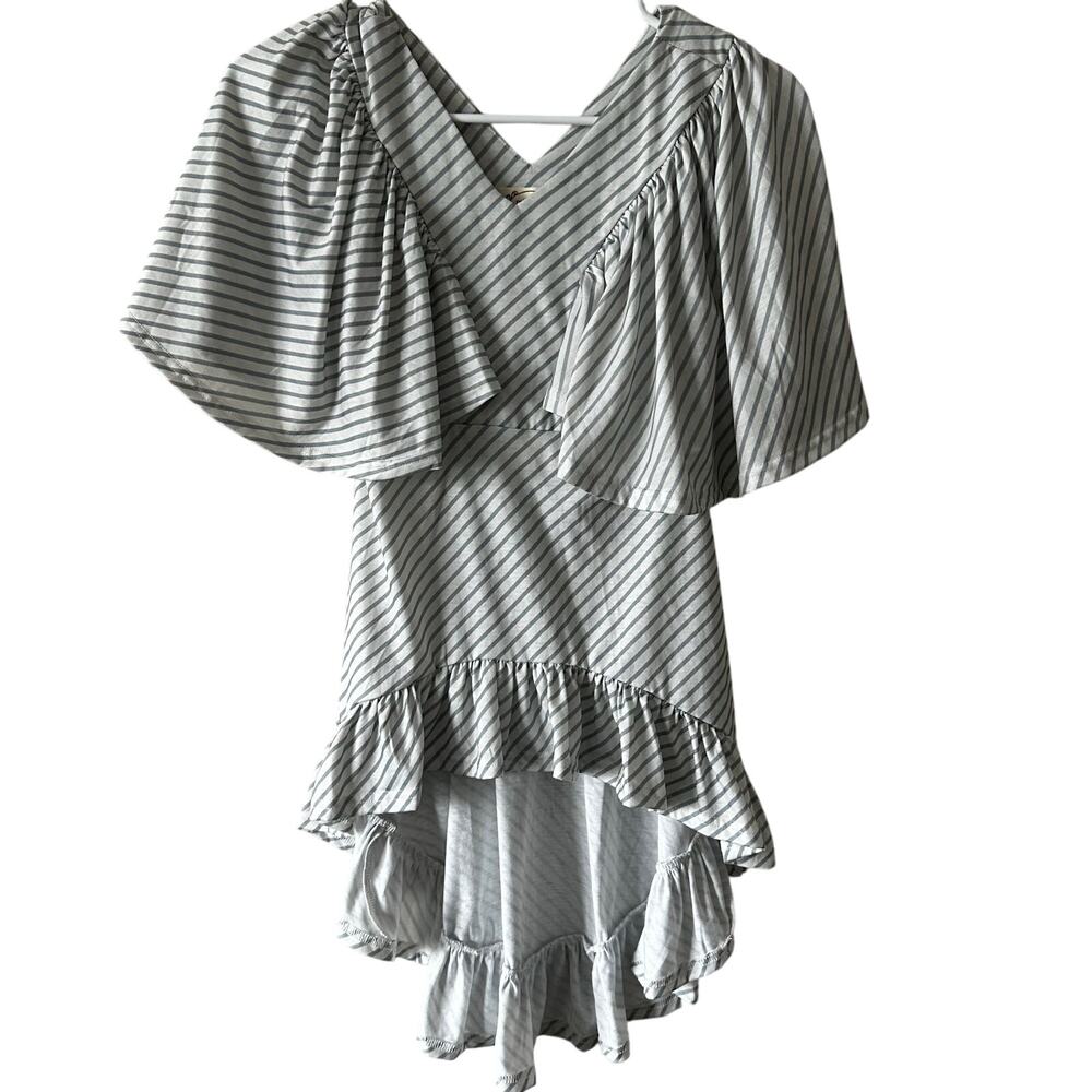 NEW Joyfolie Mia Joy White/Gray Flutter Asymmetrical Top sz 10